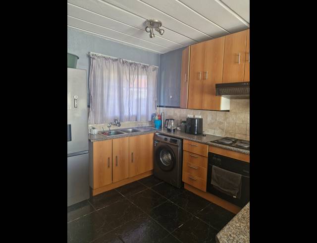 1 BEDROOM APARTMENT TO LET IN NORKEM PARK